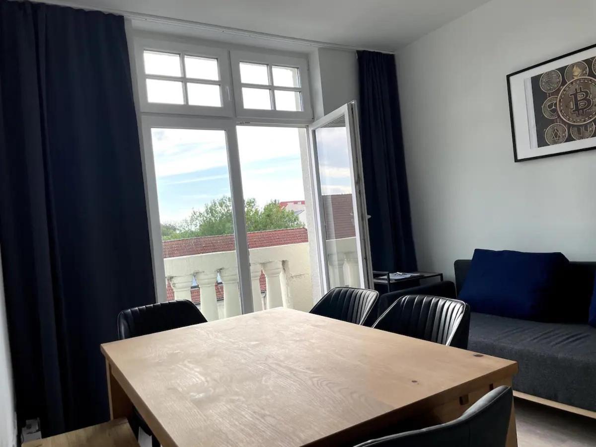 Jaybnb - Gaming Apartment Ps5 65 Zoll 4K Tv Wohnung Mit Balkon Дортмунд Экстерьер фото